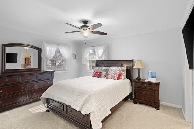 30527 Mountain LANE, Waterford, WI 53185