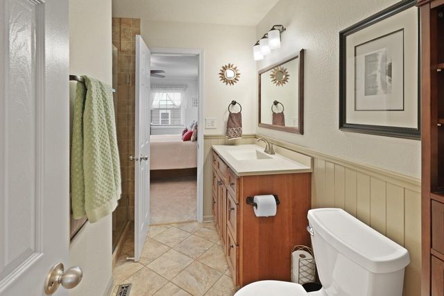 30527 Mountain LANE, Waterford, WI 53185