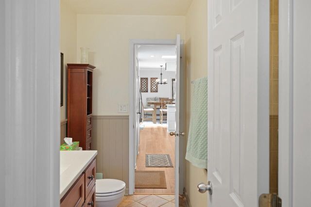 30527 Mountain LANE, Waterford, WI 53185