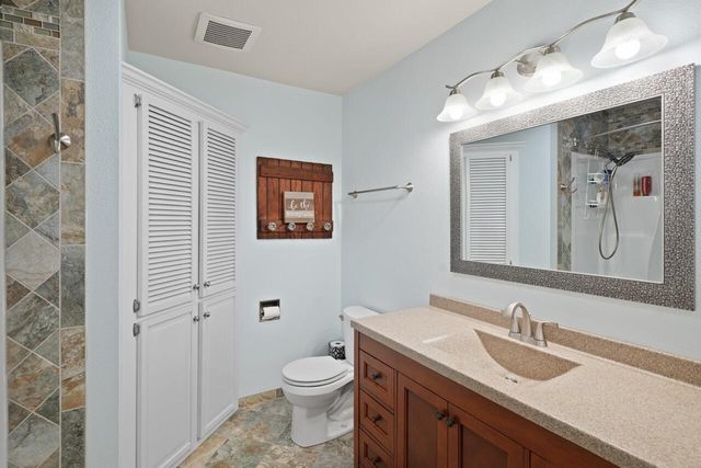 30527 Mountain LANE, Waterford, WI 53185