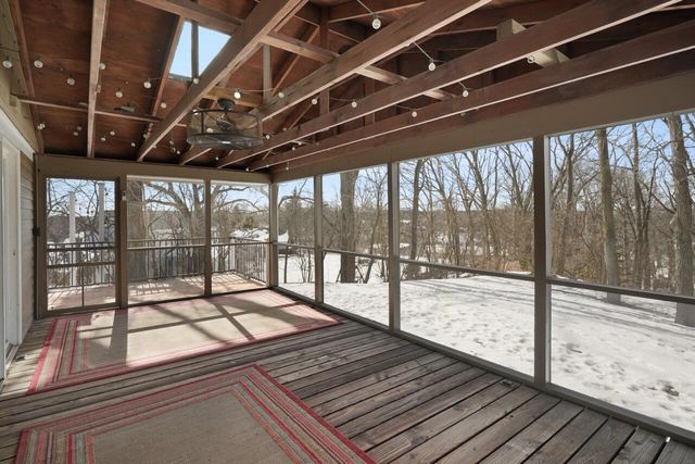 30527 Mountain LANE, Waterford, WI 53185