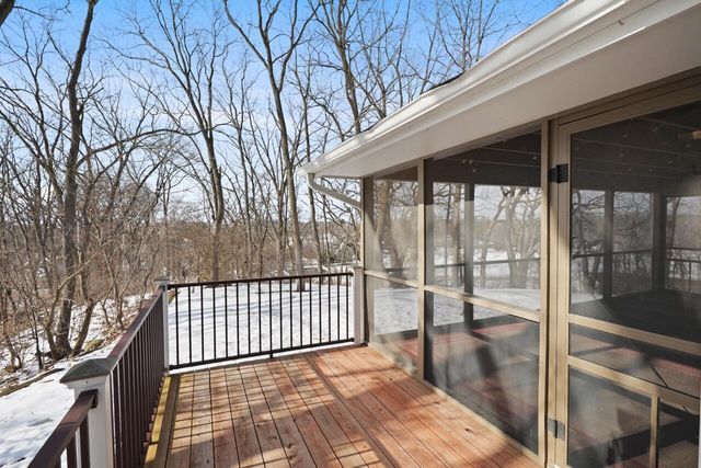 30527 Mountain LANE, Waterford, WI 53185