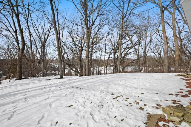 30527 Mountain LANE, Waterford, WI 53185