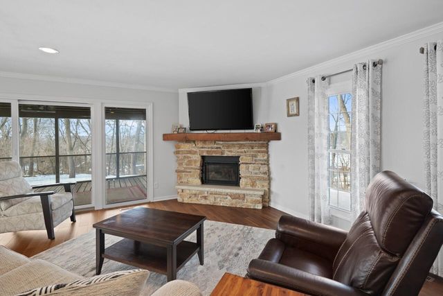 30527 Mountain LANE, Waterford, WI 53185