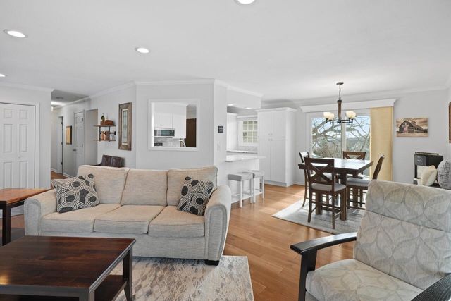 30527 Mountain LANE, Waterford, WI 53185