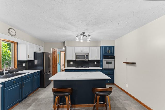 8145 54TH Street Court, Coal Valley, IL 61240