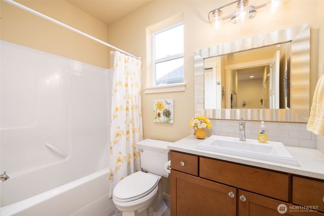 1875 Fraser Avenue, Mount Vernon, WA 98274