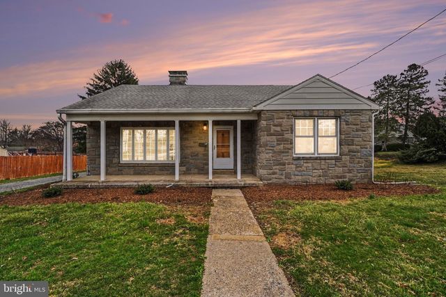 1555 LOCUST ST, New Cumberland, PA 17070