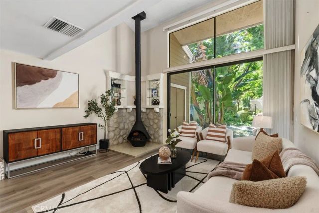 204 Pineview, Irvine, CA 92620