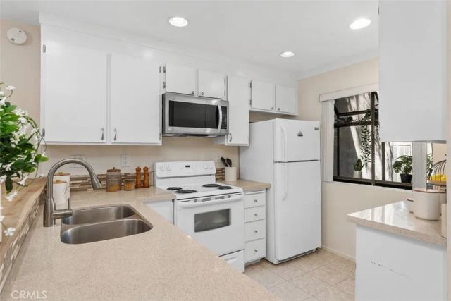 204 Pineview, Irvine, CA 92620