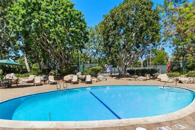 204 Pineview, Irvine, CA 92620
