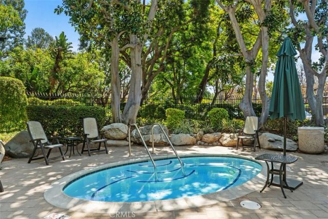204 Pineview, Irvine, CA 92620