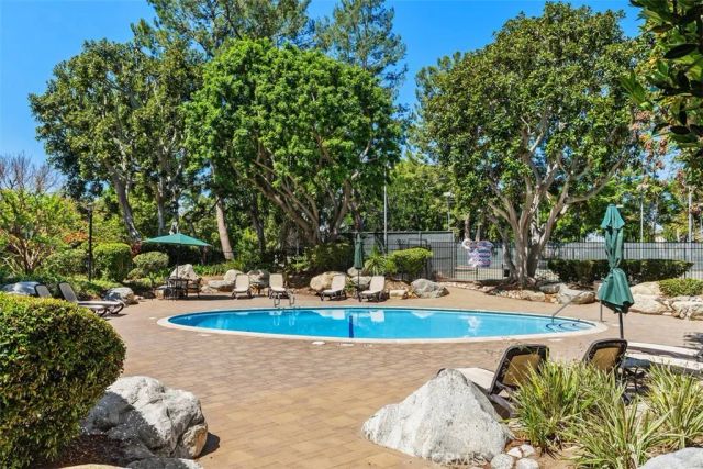 204 Pineview, Irvine, CA 92620