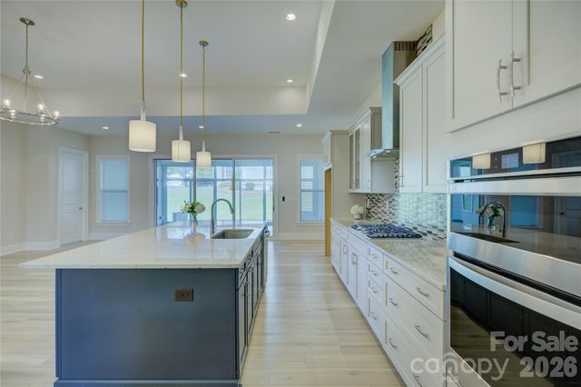 82105 Standing Oak Drive, Charlotte, NC 28278