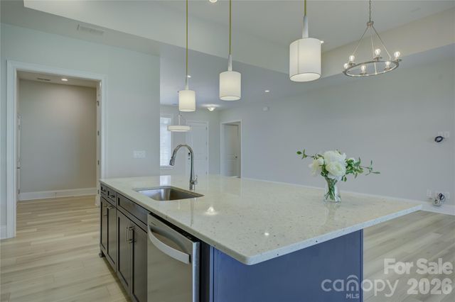 82105 Standing Oak Drive, Charlotte, NC 28278