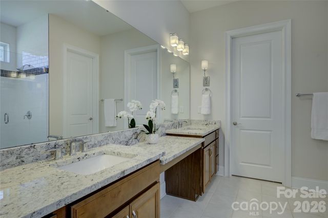 82105 Standing Oak Drive, Charlotte, NC 28278