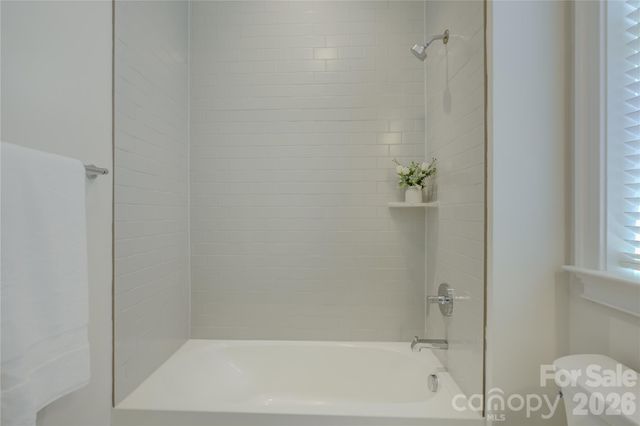 82105 Standing Oak Drive, Charlotte, NC 28278