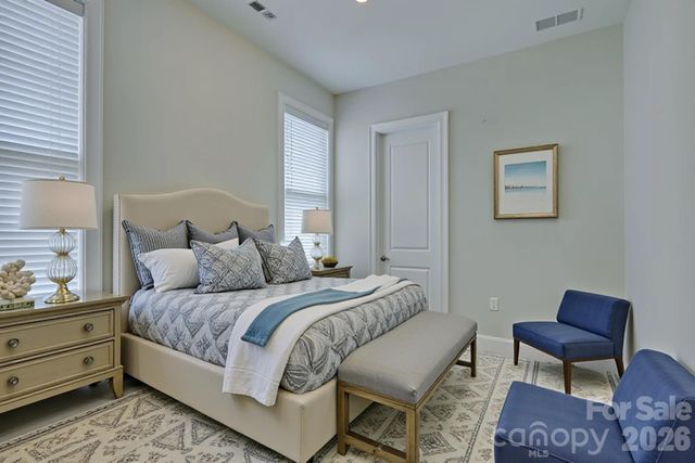 82105 Standing Oak Drive, Charlotte, NC 28278