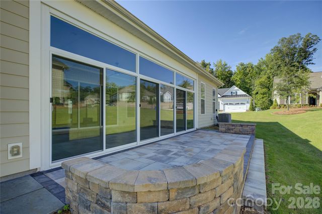 82105 Standing Oak Drive, Charlotte, NC 28278