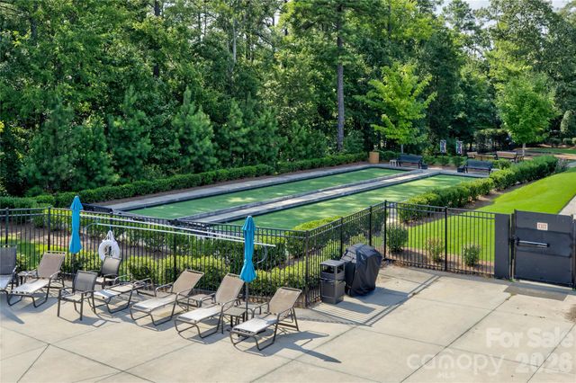 82105 Standing Oak Drive, Charlotte, NC 28278
