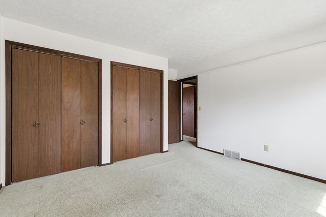 2540 E Crest Avenue, Bettendorf, IA 52722