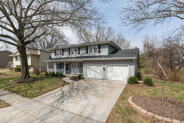 2540 E Crest Avenue, Bettendorf, IA 52722