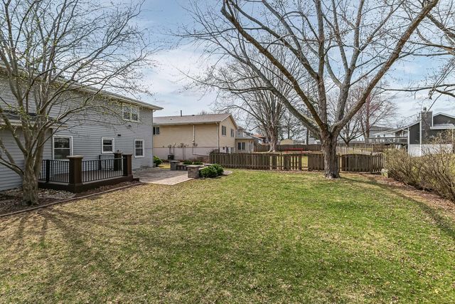 2540 E Crest Avenue, Bettendorf, IA 52722