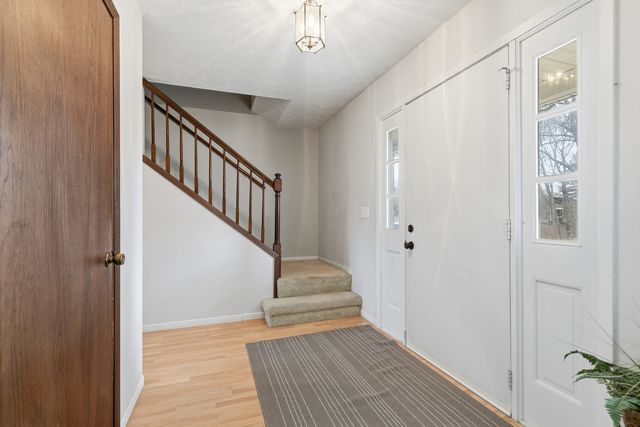 2540 E Crest Avenue, Bettendorf, IA 52722