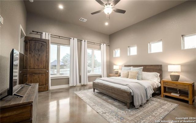 345 Laguna Rd, Bandera, TX 78003