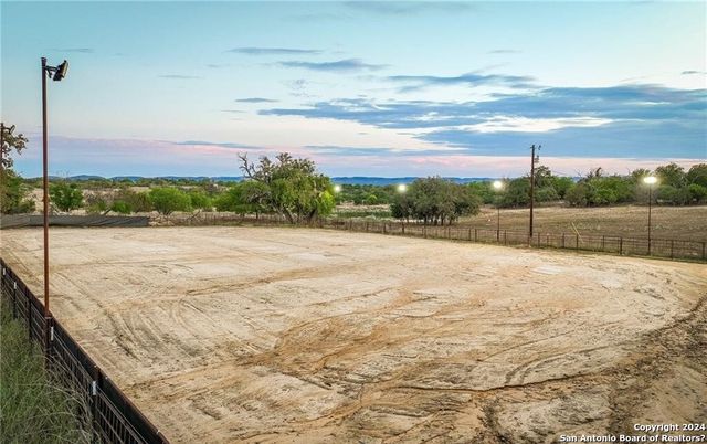 345 Laguna Rd, Bandera, TX 78003