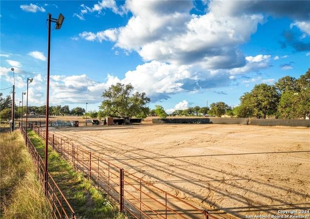 345 Laguna Rd, Bandera, TX 78003