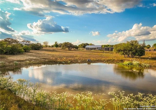 345 Laguna Rd, Bandera, TX 78003