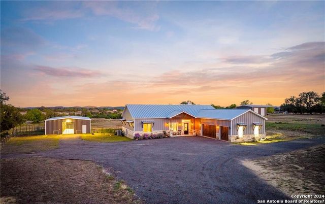 345 Laguna Rd, Bandera, TX 78003