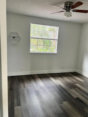 1372 Bayview Circle, Weston, FL 33326