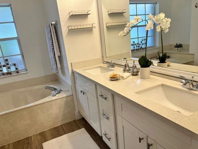 1372 Bayview Circle, Weston, FL 33326