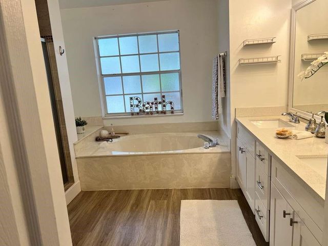 1372 Bayview Circle, Weston, FL 33326