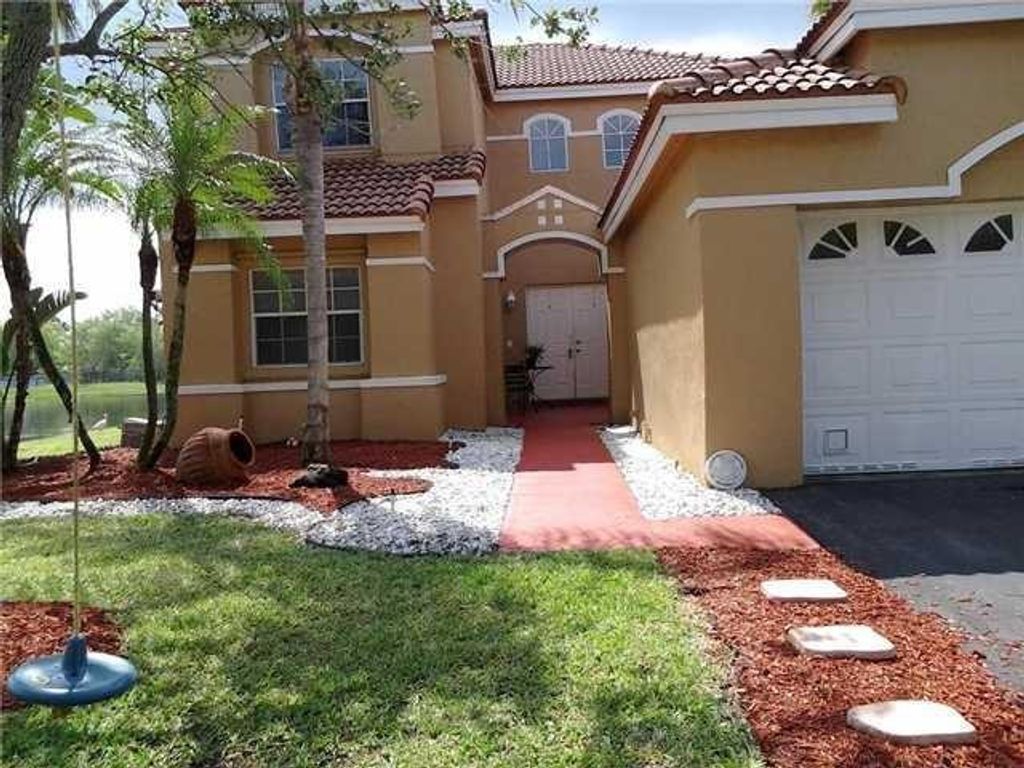 1372 Bayview Circle, Weston, FL 33326