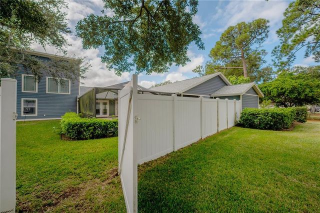 3341 FOXRIDGE CIRCLE, Tampa, FL 33618