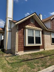 7880 Micron Dr Apt 801, San Antonio, TX 78251