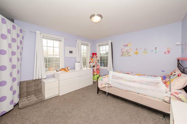 16 Pond Road, Raymond, NH 03077