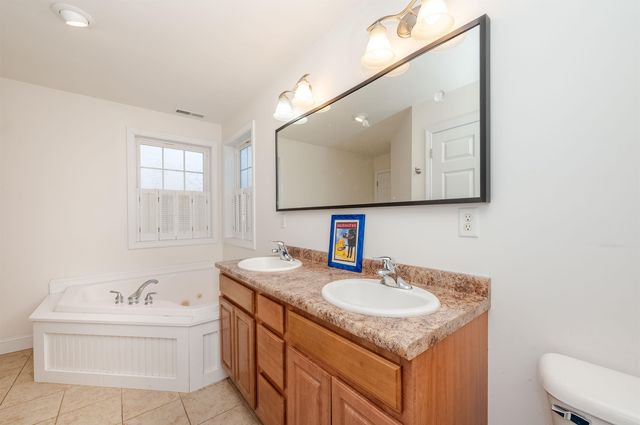 16 Pond Road, Raymond, NH 03077