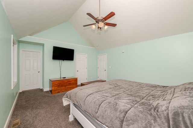 16 Pond Road, Raymond, NH 03077
