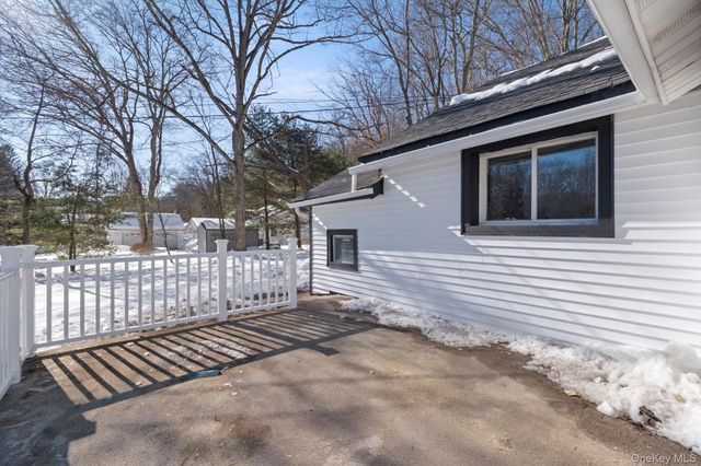 6 Village Drive, Greenwood Lake, NY 10925