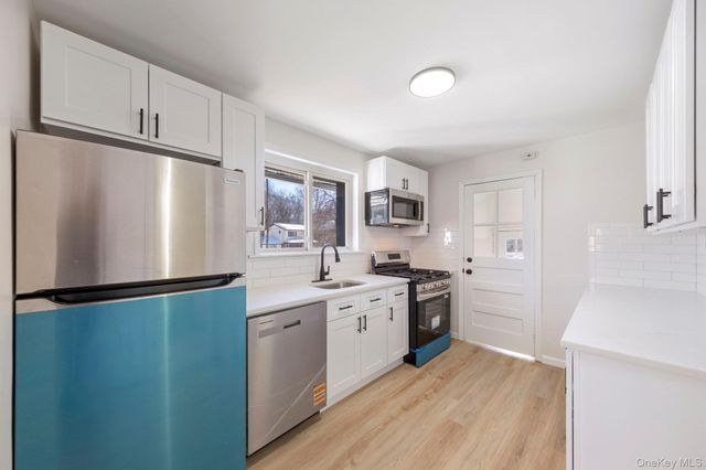 6 Village Drive, Greenwood Lake, NY 10925