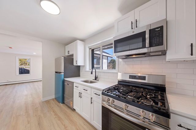 6 Village Drive, Greenwood Lake, NY 10925