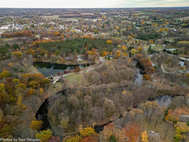 3733 S Brenlor Drive, Hesperia, MI 49421