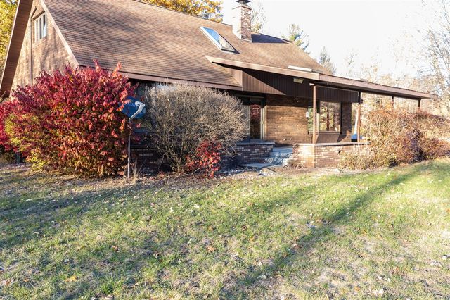 3733 S Brenlor Drive, Hesperia, MI 49421