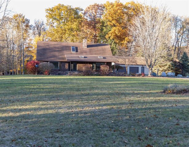 3733 S Brenlor Drive, Hesperia, MI 49421
