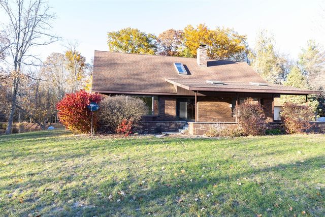 3733 S Brenlor Drive, Hesperia, MI 49421