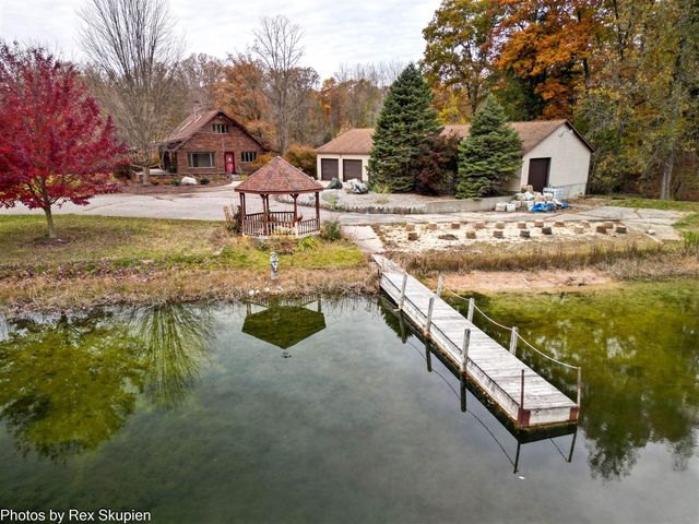 3733 S Brenlor Drive, Hesperia, MI 49421